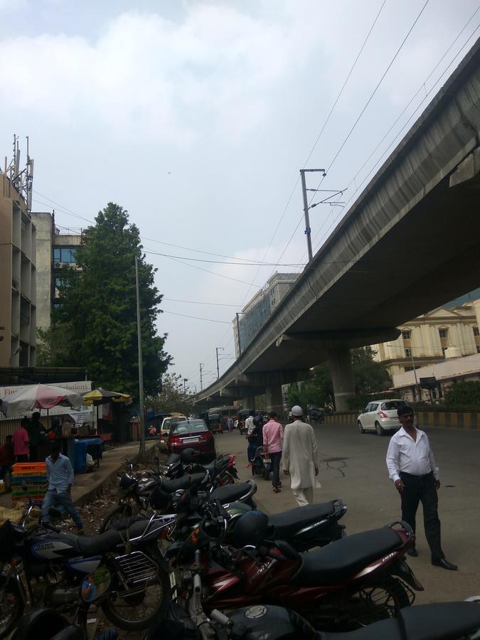Отель Mumbai Backpackers,Airport Экстерьер фото