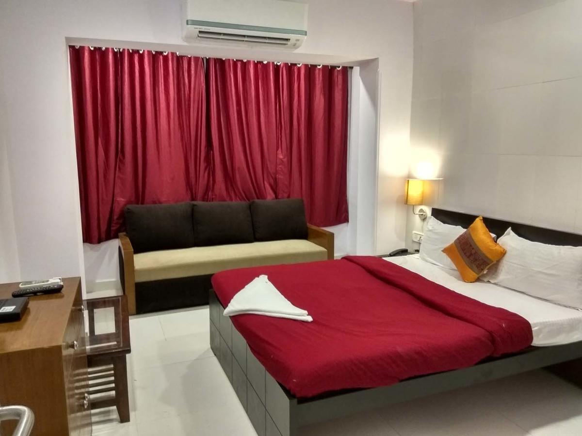 Отель Mumbai Backpackers,Airport Экстерьер фото