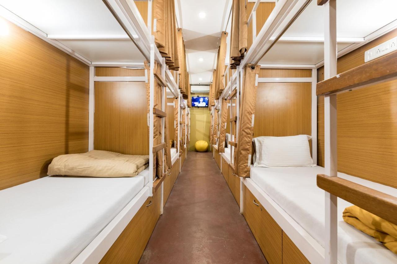 Отель Mumbai Backpackers,Airport Экстерьер фото