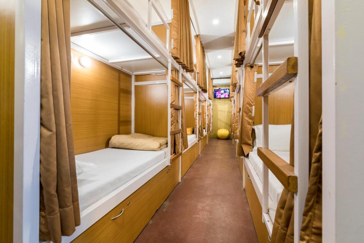 Отель Mumbai Backpackers,Airport Экстерьер фото
