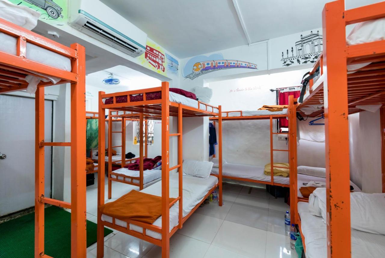 Отель Mumbai Backpackers,Airport Экстерьер фото